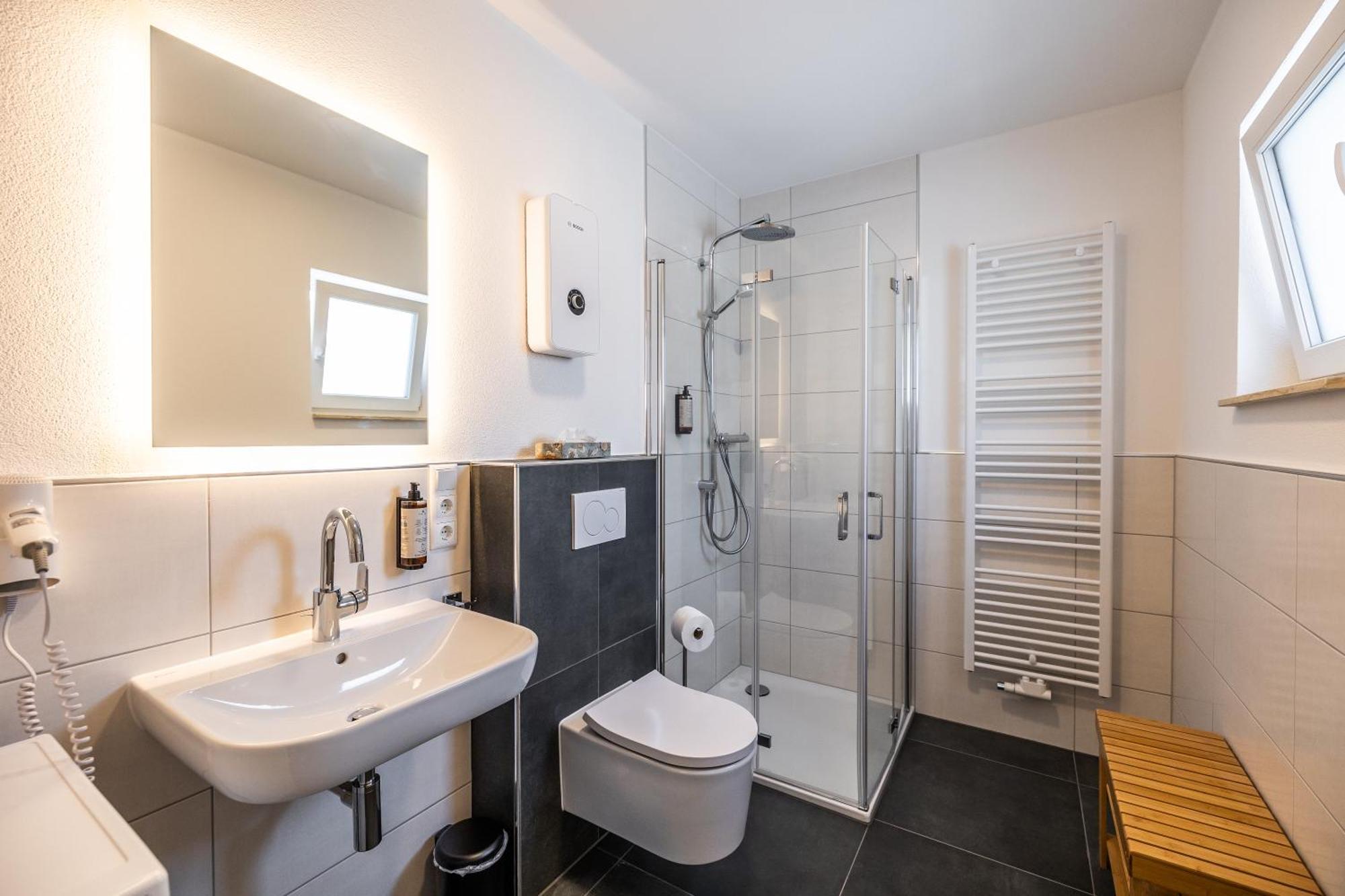 Eifelcomfort Modernes Apartment In Zentraler Lage Pruem Exterior photo