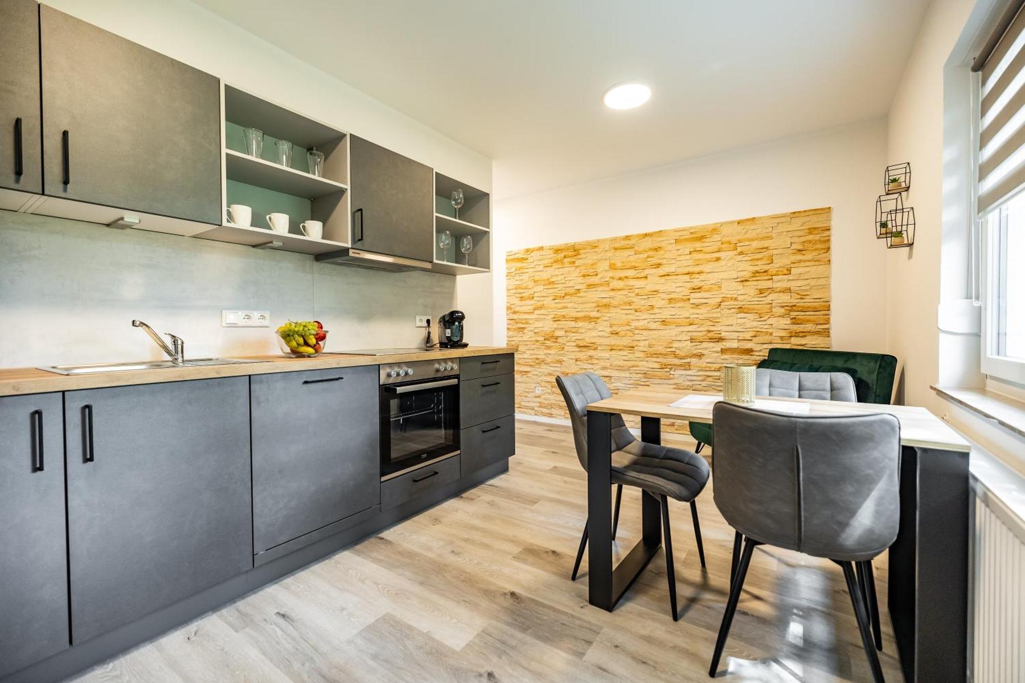 Eifelcomfort Modernes Apartment In Zentraler Lage Pruem Exterior photo