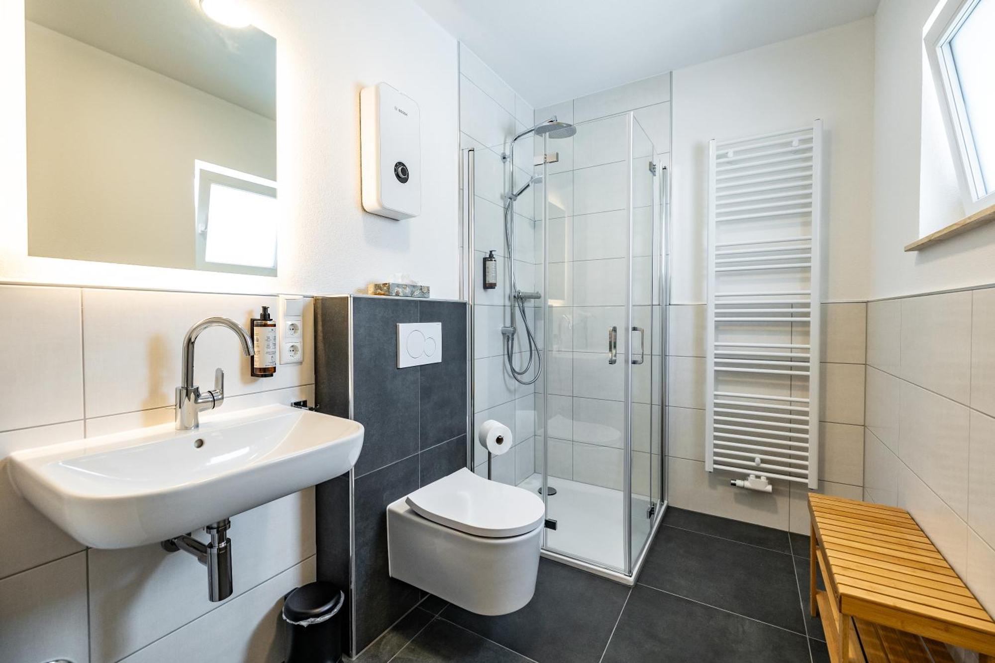 Eifelcomfort Modernes Apartment In Zentraler Lage Pruem Exterior photo